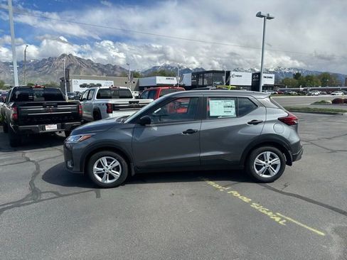 New 2025 Nissan Kicks Play S FWD image 6