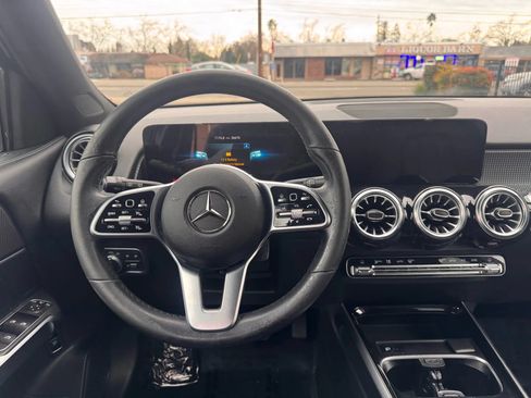 Used 2022 Mercedes-Benz GLB 250 image 21