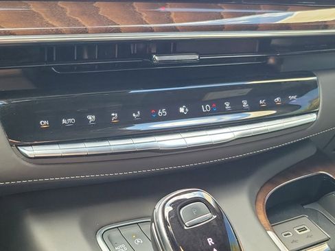 Used 2022 Cadillac Escalade Sport Platinum image 29