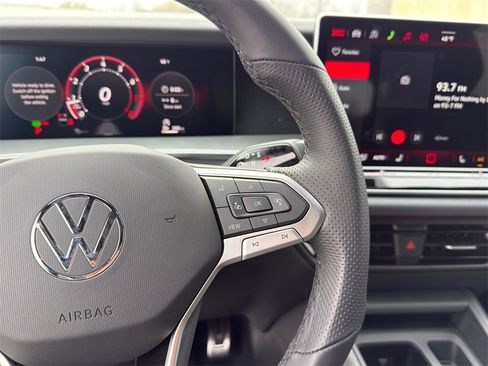 New 2026 Volkswagen Tiguan SE R-Line image 15