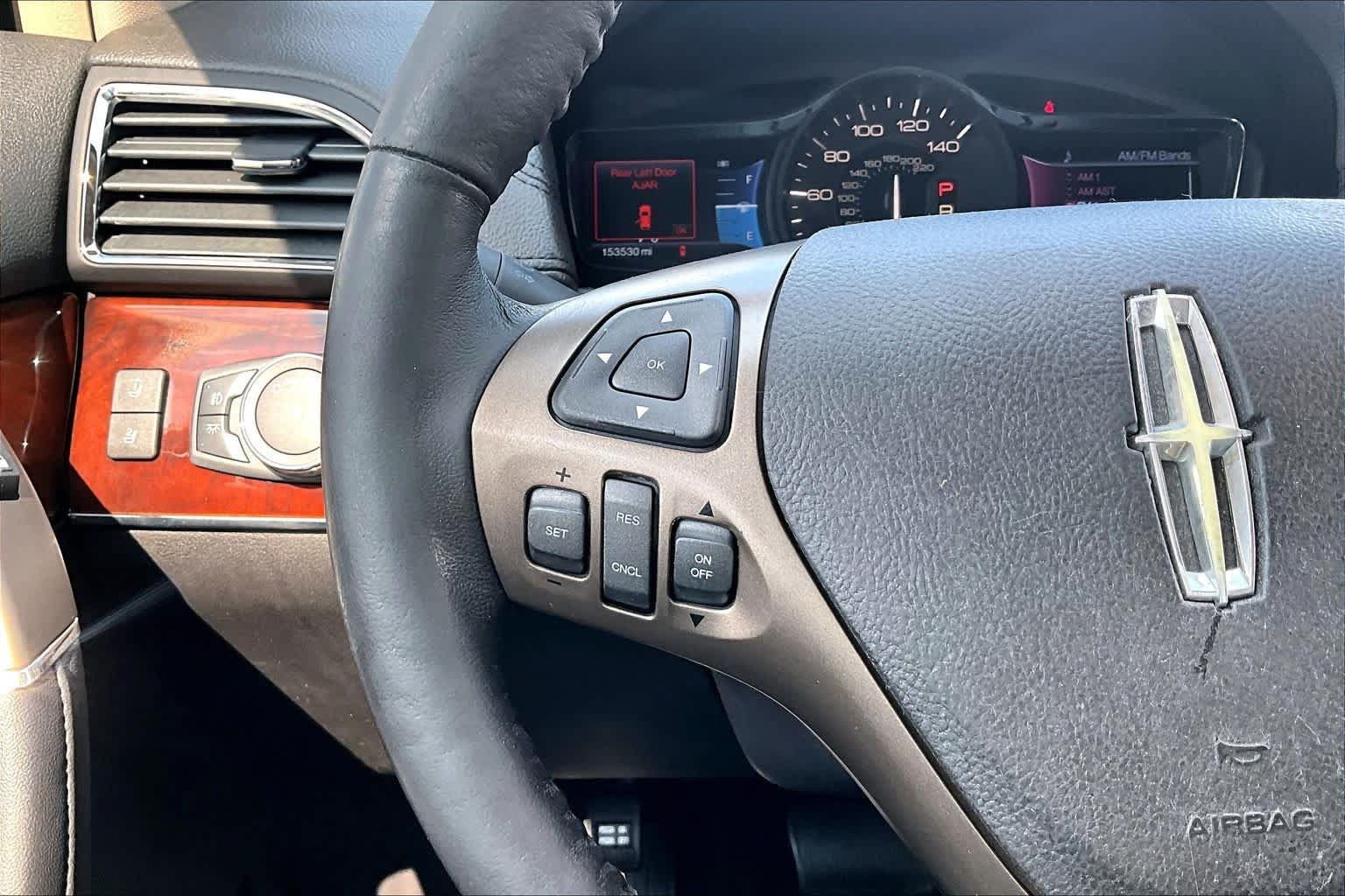 Used 2011 Lincoln MKX 2WD w/ 102A Rapid Spec Order Code image 23