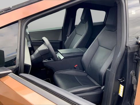 Used 2025 Tesla Cybertruck AWD Crew Cab image 7