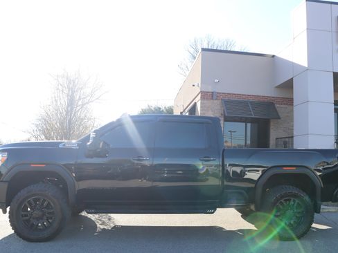 Used 2020 GMC Sierra 2500 AT4 w/ Technology Package image 10