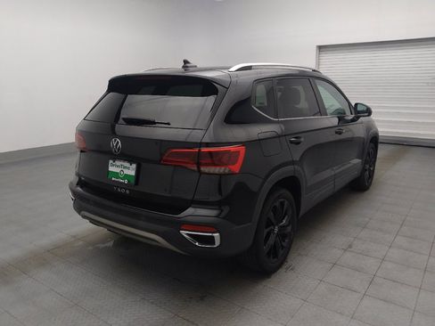 Used 2023 Volkswagen Taos SE w/ Black Wheel Package FWD image 9