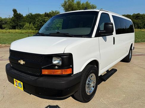 Used 2016 Chevrolet Express 3500 LS RWD image 8
