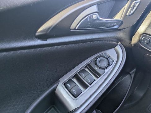 Used 2025 Chevrolet Malibu LT FWD image 21