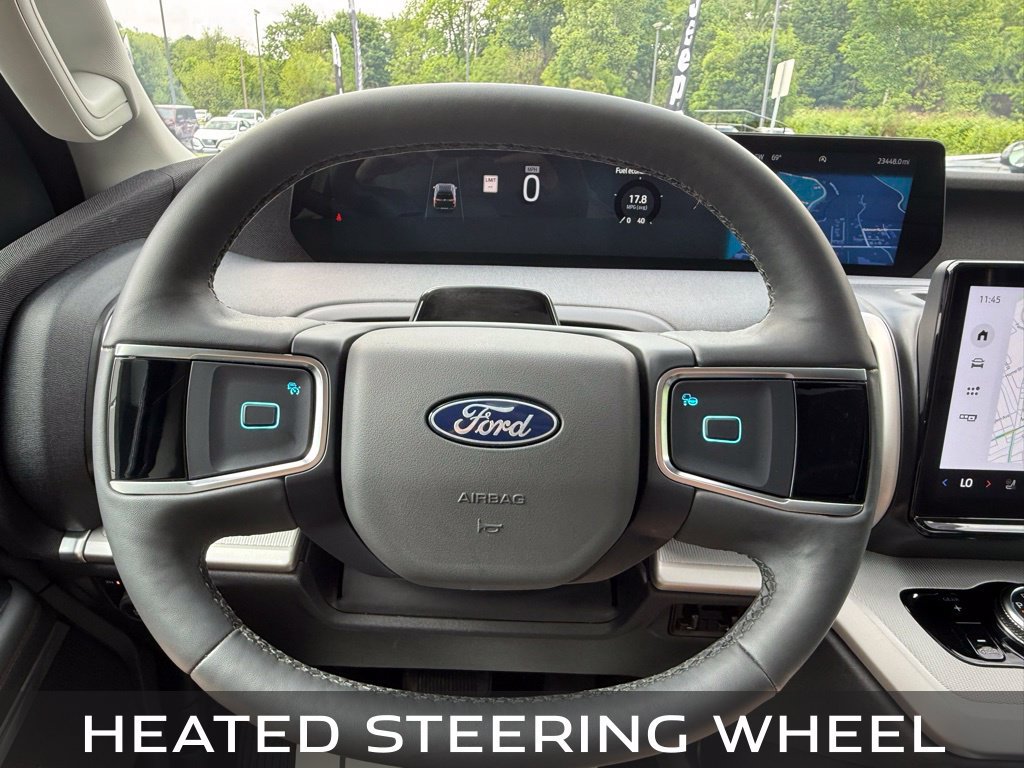 Used 2025 Ford Expedition Active AWD/4WD image 13