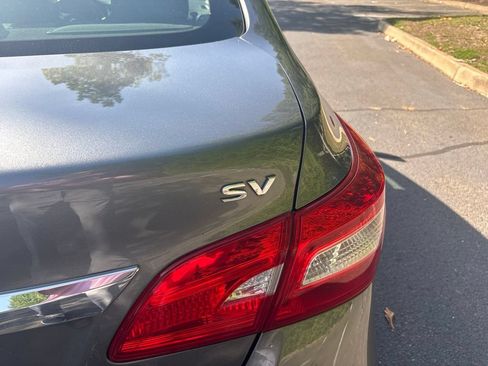 Used 2019 Nissan Sentra SV w/ Special Edition Package FWD image 7