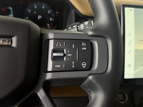 New 2026 Land Rover Defender 130 X-Dynamic SE AWD/4WD image 36
