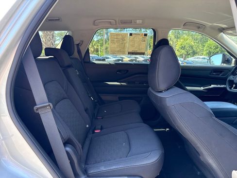 Used 2024 Nissan Pathfinder S FWD image 22