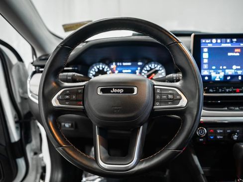 Used 2022 Jeep Compass Limited w/ Sun and Sound Group image 36