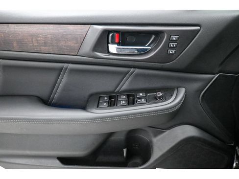 Used 2019 Subaru Outback 2.5i Limited AWD/4WD image 31