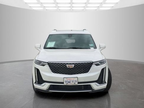 Used 2023 Cadillac XT6 Premium Luxury FWD image 2