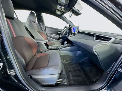 Used 2025 Toyota Corolla SE image 30