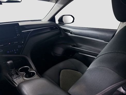 Used 2022 Toyota Camry LE w/ Carpet Mat Package (TMS) image 21