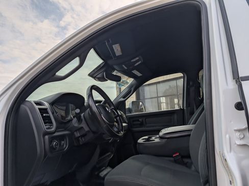 Used 2022 RAM 5500 Tradesman w/ Safety Group image 13