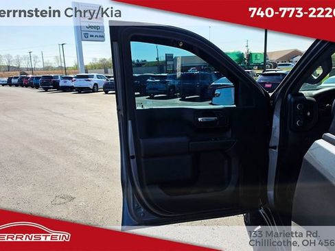 Used 2022 Chevrolet Silverado 1500 Custom image 13