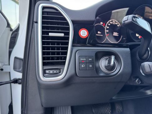 Certified 2022 Porsche Cayenne Coupe image 25