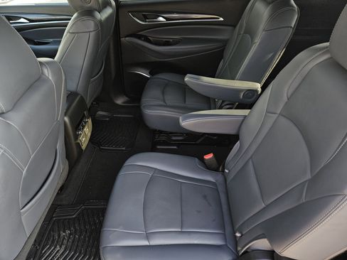 Used 2024 Buick Enclave Premium image 28