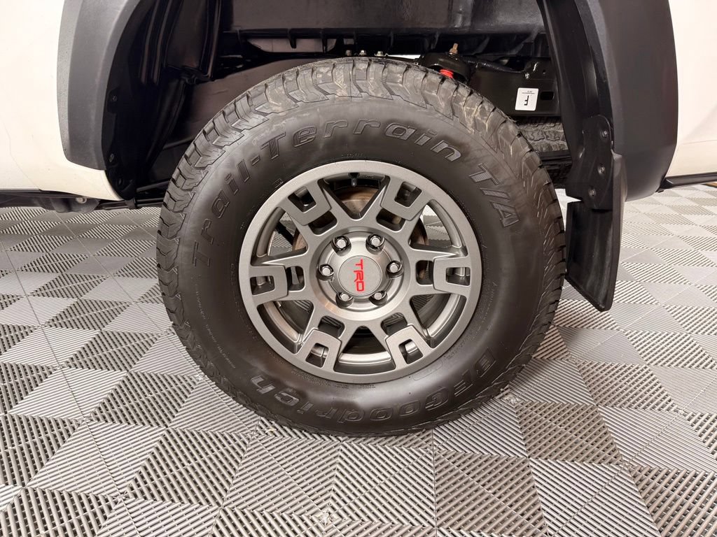 Certified 2023 Toyota Tacoma TRD Off-Road w/ Black Out Package (TMS) AWD/4WD image 14