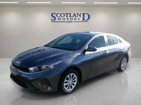 Used 2024 Kia Forte LX image 2