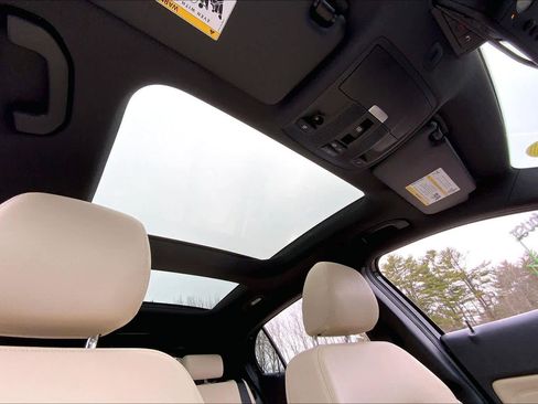 Used 2019 Mercedes-Benz GLA 250 4MATIC image 14