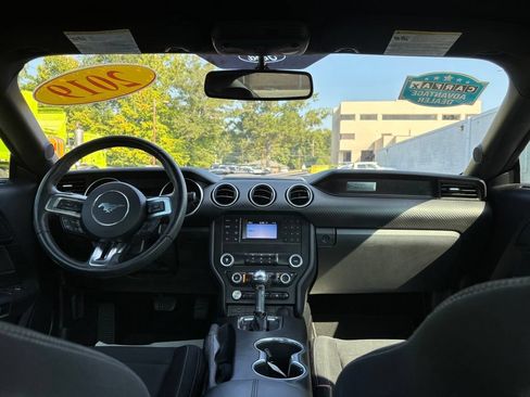 Used 2019 Ford Mustang Coupe RWD image 23