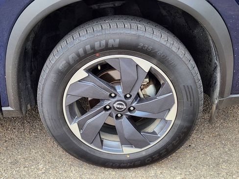 Used 2024 Nissan Rogue SV AWD/4WD image 15