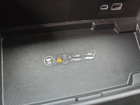 Used 2025 GMC Yukon Denali image 66