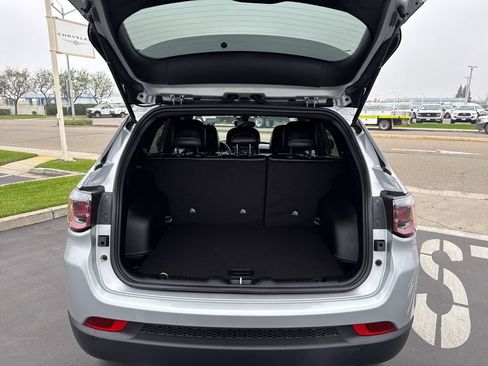 New 2026 Jeep Compass Latitude image 6