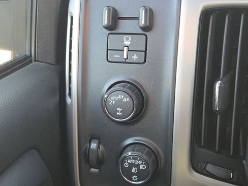 Used 2019 GMC Sierra 1500 SLE w/ SLE Value Package image 4