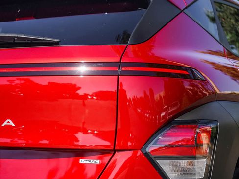 Used 2024 Hyundai Kona SEL w/ Convenience Package AWD/4WD image 7