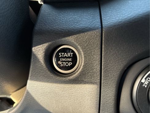 Used 2023 Nissan Frontier PRO-4X w/ Pro-4X Premium Package image 21