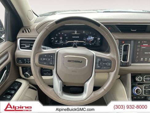 Used 2023 GMC Yukon Denali w/ Advanced Technology Package image 12