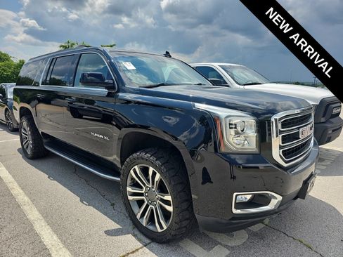 Used 2018 GMC Yukon XL SLT w/ Open Road Package AWD/4WD image 1