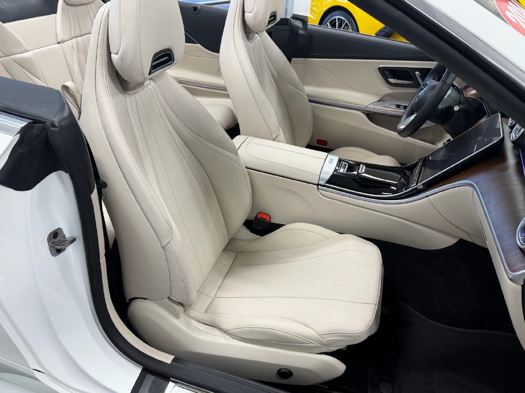 Used 2024 Mercedes-Benz CLE 300 4MATIC Cabriolet image 20