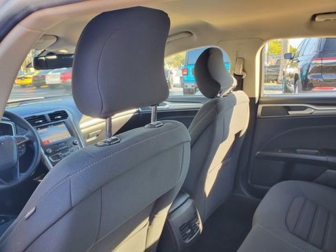 Used 2019 Ford Fusion SE image 27