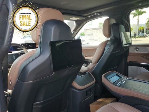 New 2025 Lincoln Navigator Black Label image 19