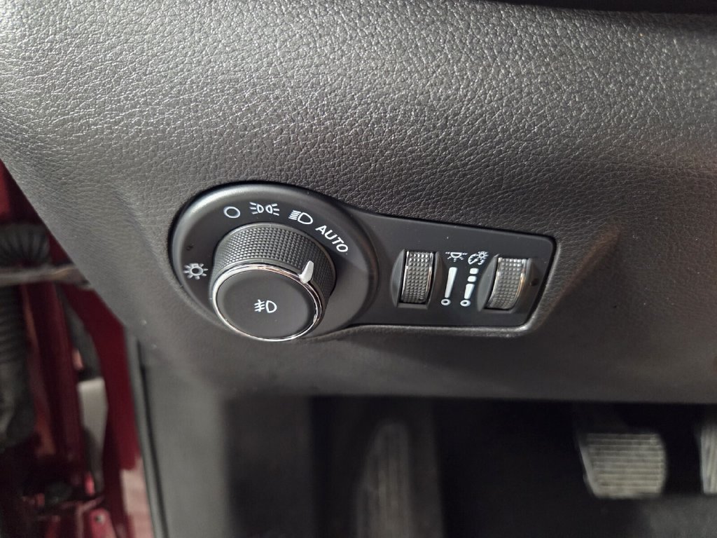 Used 2022 Jeep Compass Latitude AWD/4WD image 18