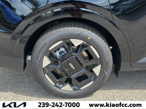 New 2026 Kia Carnival EX FWD image 9