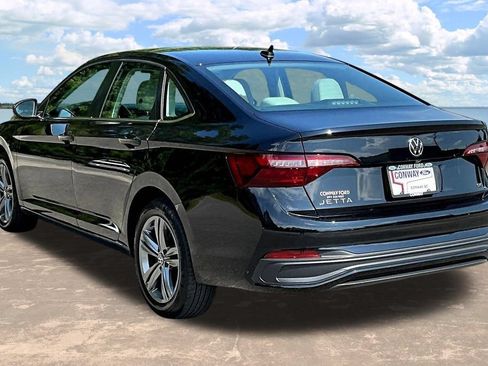 Used 2023 Volkswagen Jetta SE FWD image 5