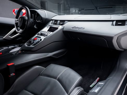 Used 2014 Lamborghini Aventador LP 700-4 image 60