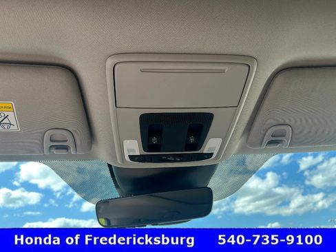 Used 2025 Honda Pilot Elite image 26