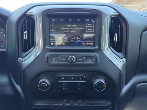Used 2019 Chevrolet Silverado 1500 Custom w/ Custom Value Package image 11