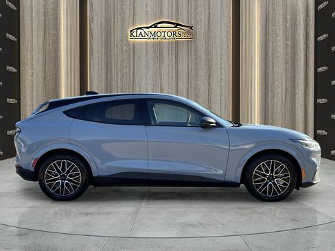 Used 2025 Ford Mustang Mach-E Premium image 8