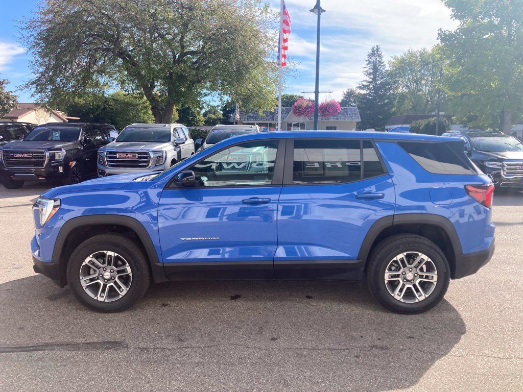 Certified 2025 GMC Terrain Elevation FWD image 8