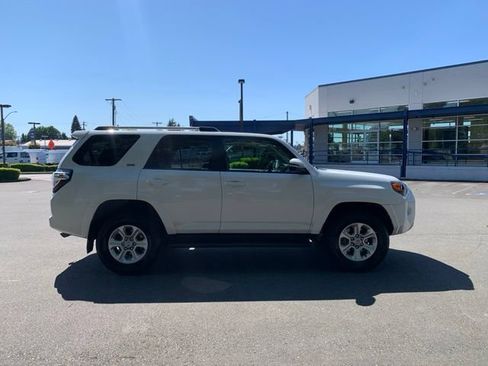 Used 2024 Toyota 4Runner SR5 Premium w/ Moonroof Package AWD/4WD image 7
