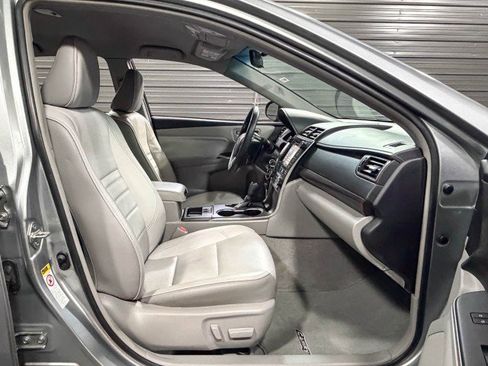 Used 2017 Toyota Camry XLE image 14