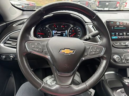 Used 2018 Chevrolet Malibu LT image 13