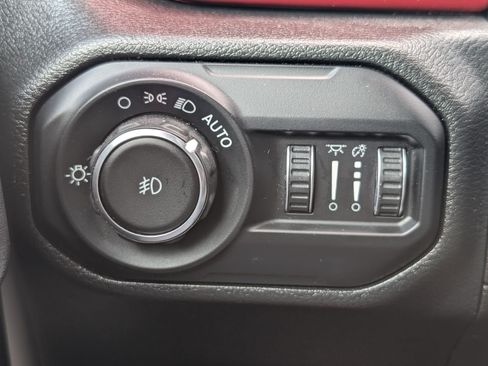 Used 2022 Jeep Wrangler Unlimited Rubicon w/ LED Lighting Group AWD/4WD image 23